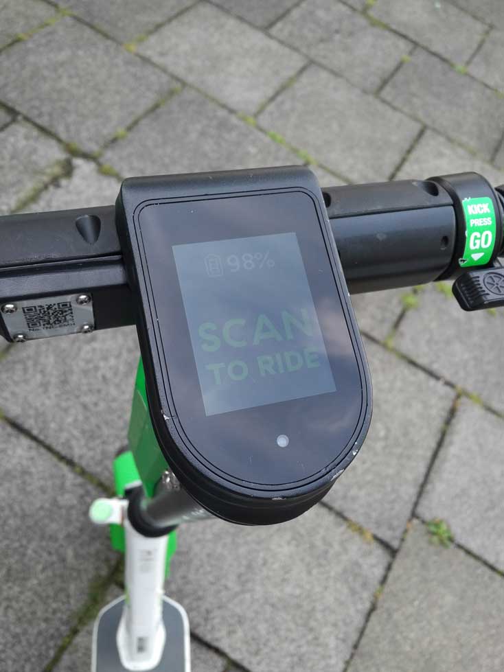 Display eines lime E-Scooter in Bonn