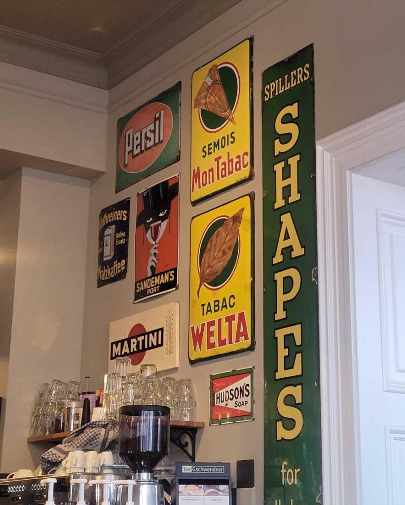 Schilder im Kaufmannsladen Bonn Südstadt